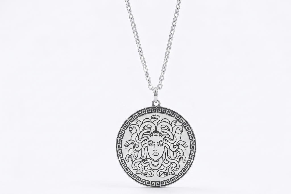 Medusa's Charm Necklace - Enchanting Mythology Design to Inspire Confidence