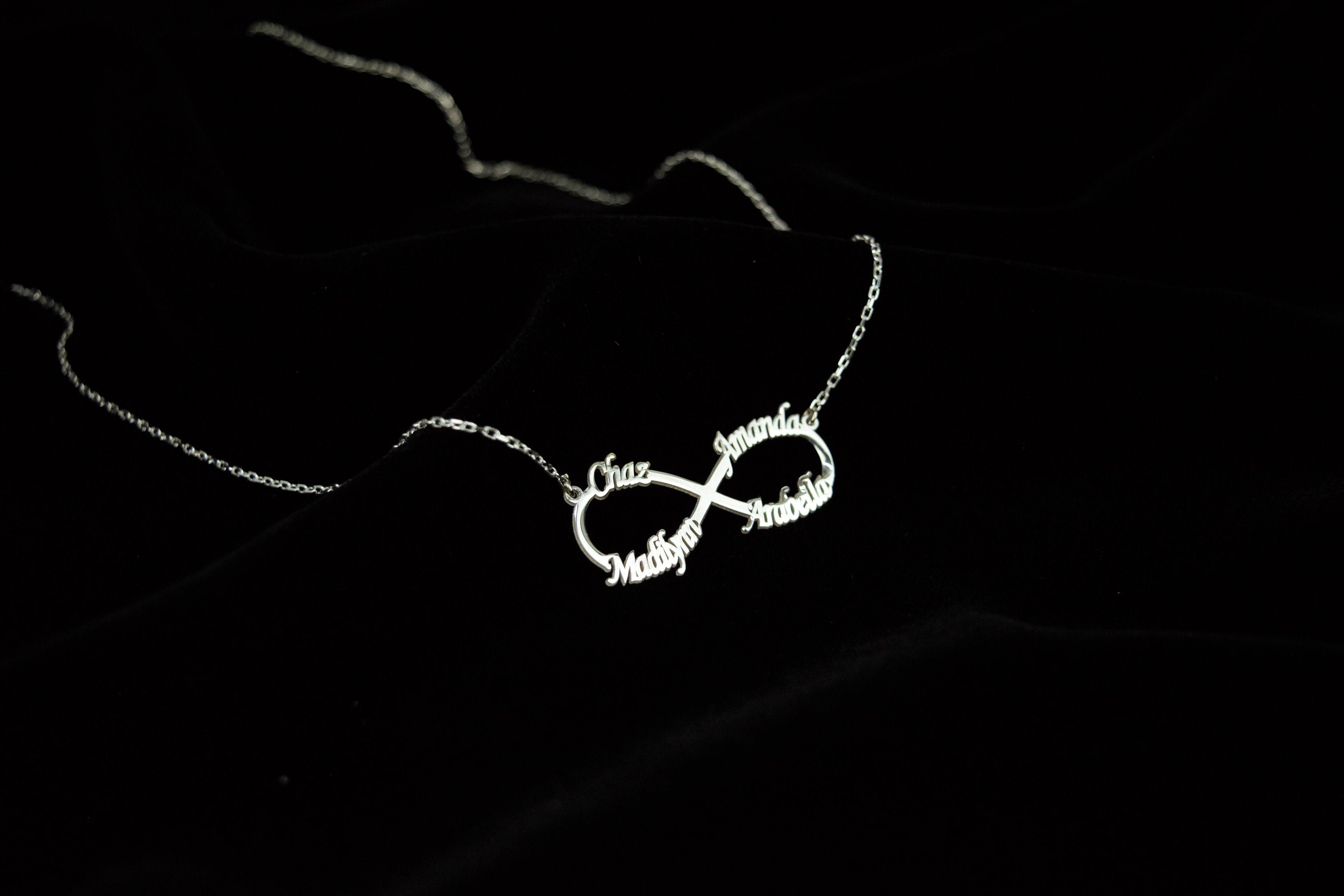 SilverGoldandRose Personalized Infinity Name Necklace - Celebrate Family with Custom Name Jewelry