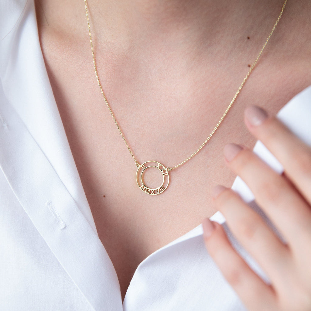 14K Gold Roman Numerals Necklace - Timeless Elegance in Yellow Gold
