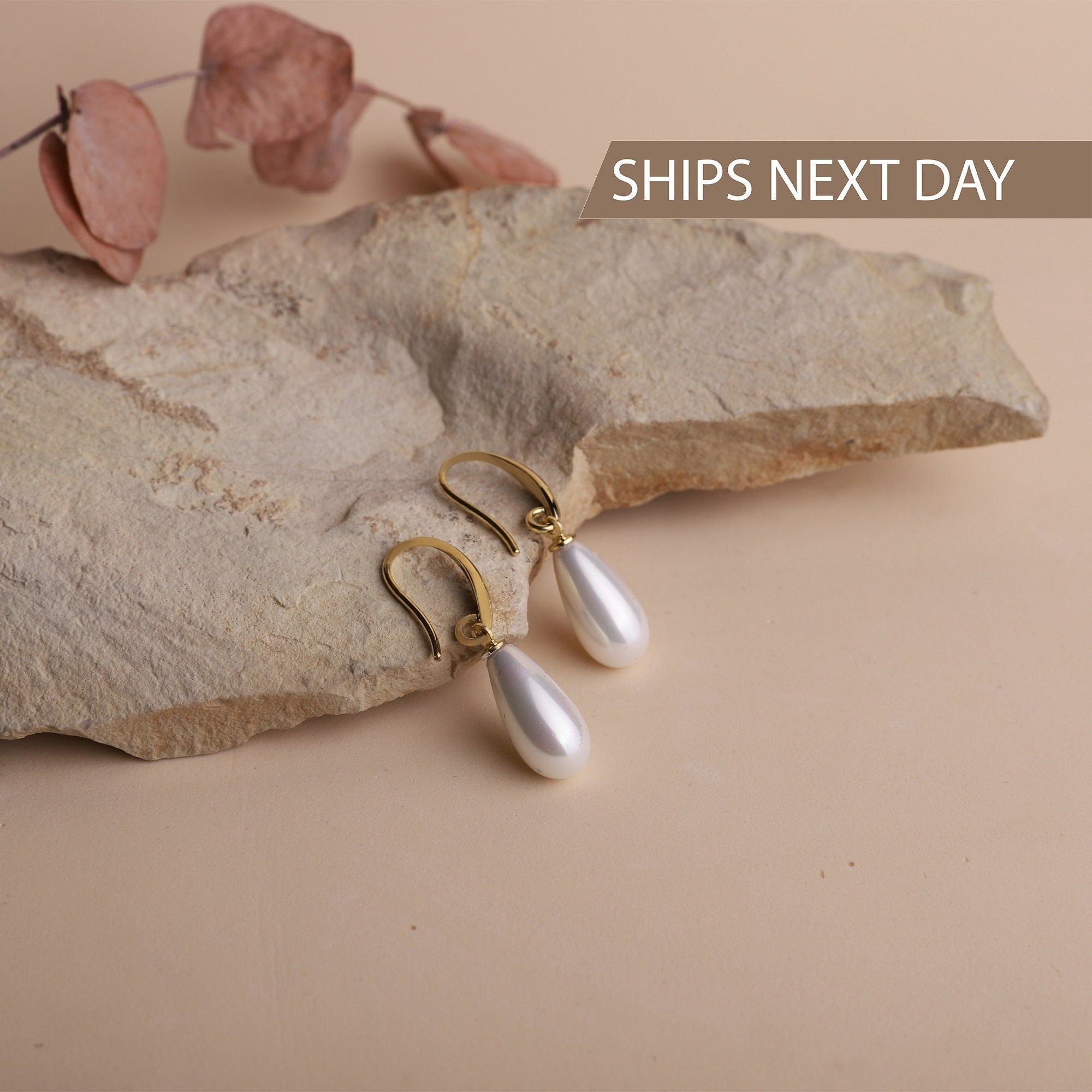 Luxe Pearl Drop Earrings - Iridescent Mother of Pearl Elegance