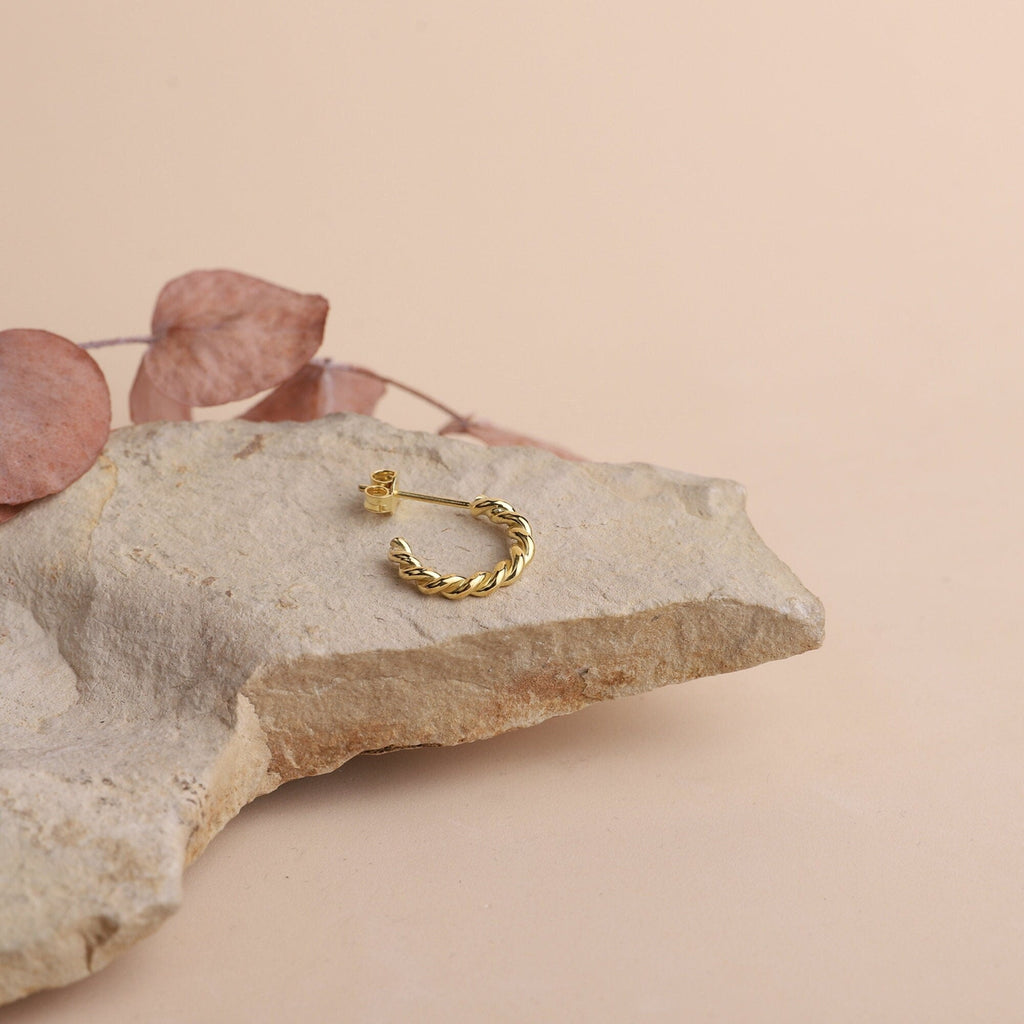 Dainty Luxe Huggies - Sleek Gold Hoop Earrings for Effortless Elegance