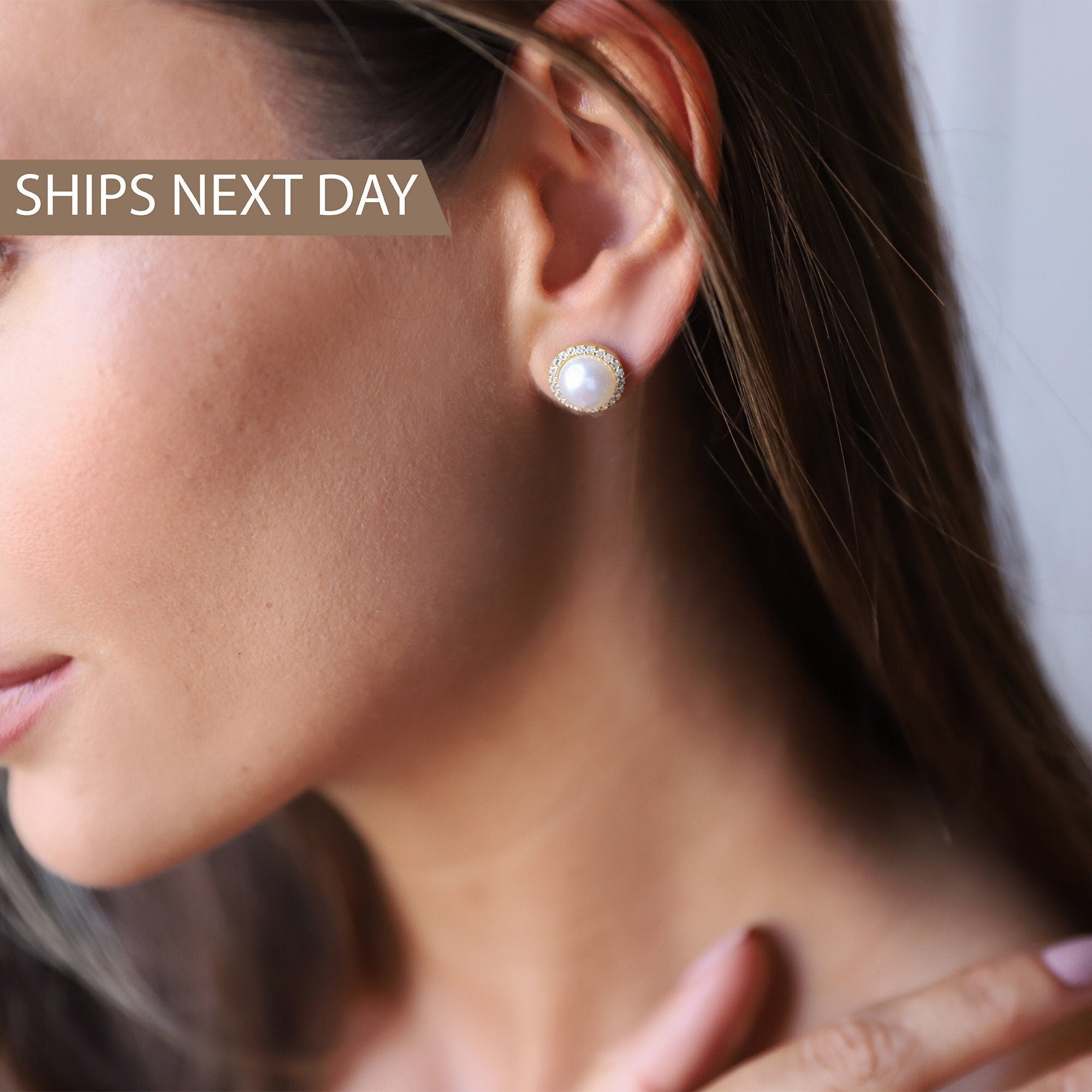 Elegant Sparkle Pave Earrings - Stunning Silver Pearl & Cubic Zirconia Studs