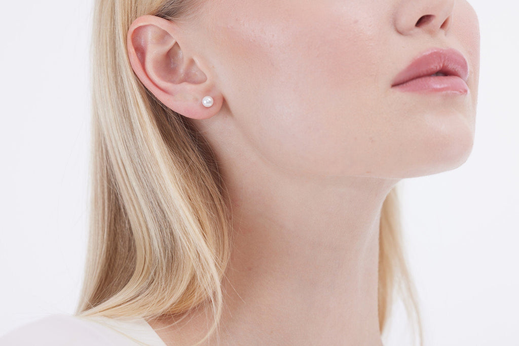 Elegant Gems Pearl Stud Earrings - Timeless Elegance for Every Occasion