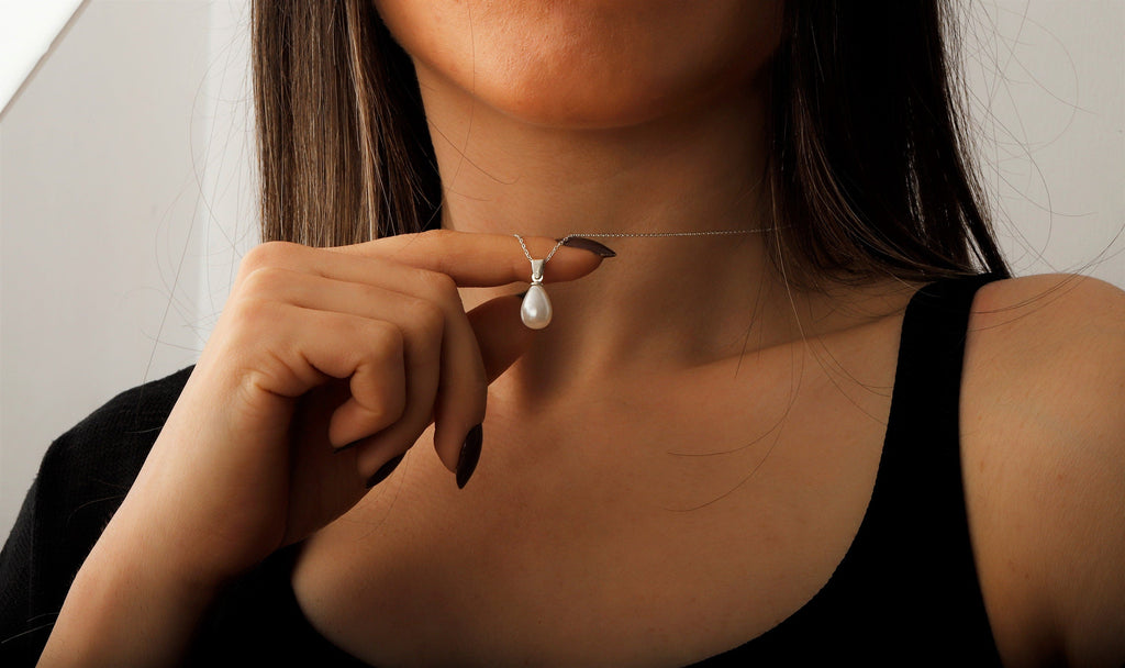 Pearl Essence Freshwater Pearl Necklace - Timeless Elegance for Every Occasion