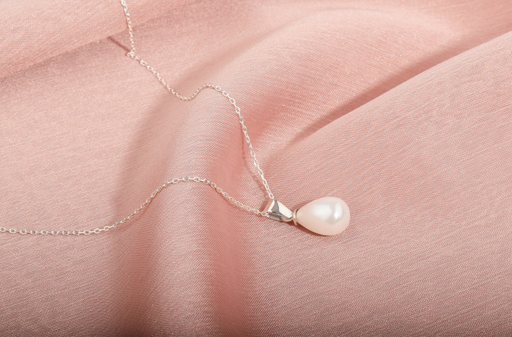 Pearl Essence Freshwater Pearl Necklace - Timeless Elegance for Every Occasion