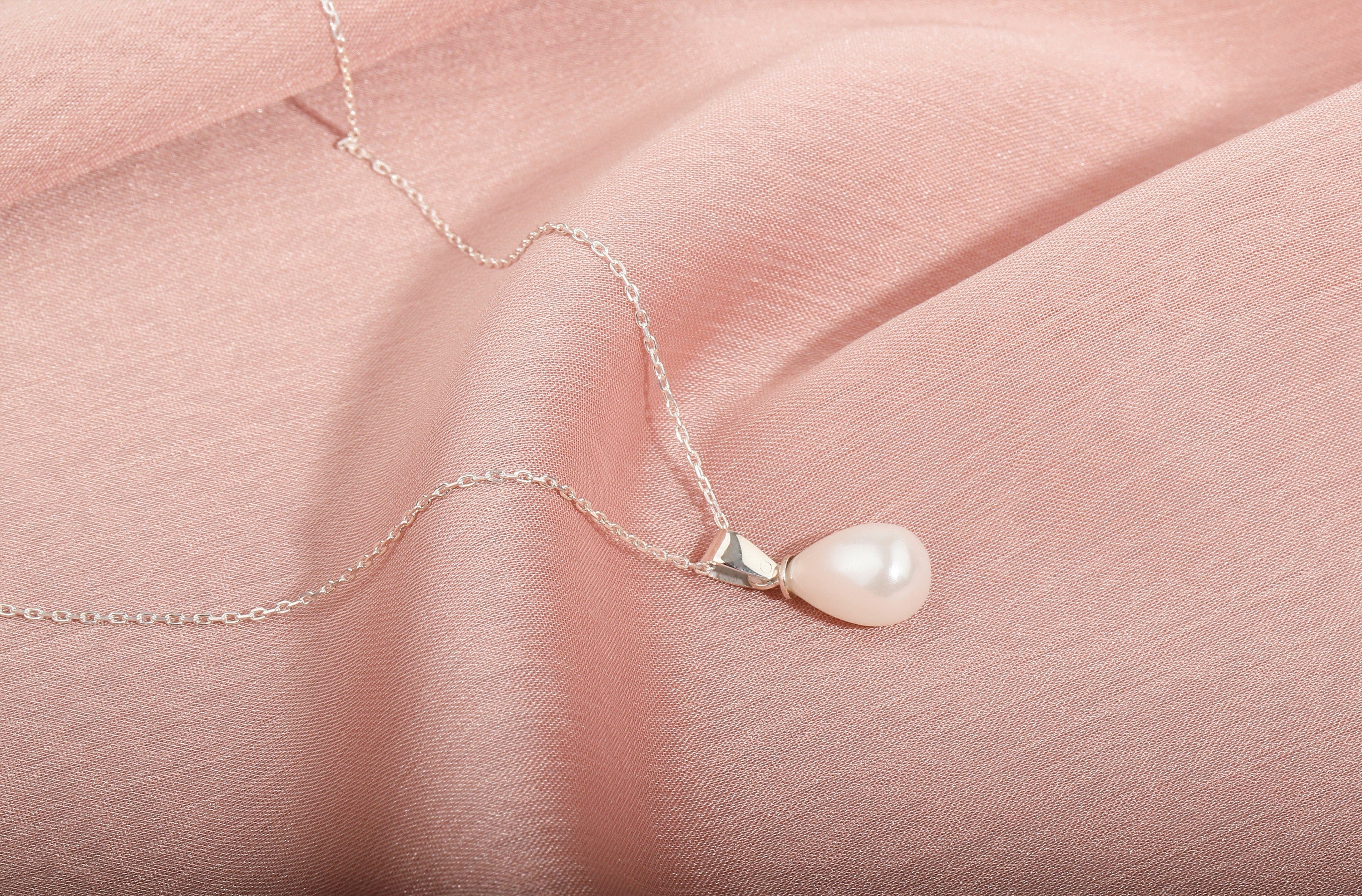 Pearl Essence Freshwater Pearl Necklace - Timeless Elegance for Every Occasion