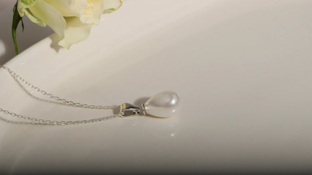 Pearl Essence Freshwater Pearl Necklace - Timeless Elegance for Every Occasion
