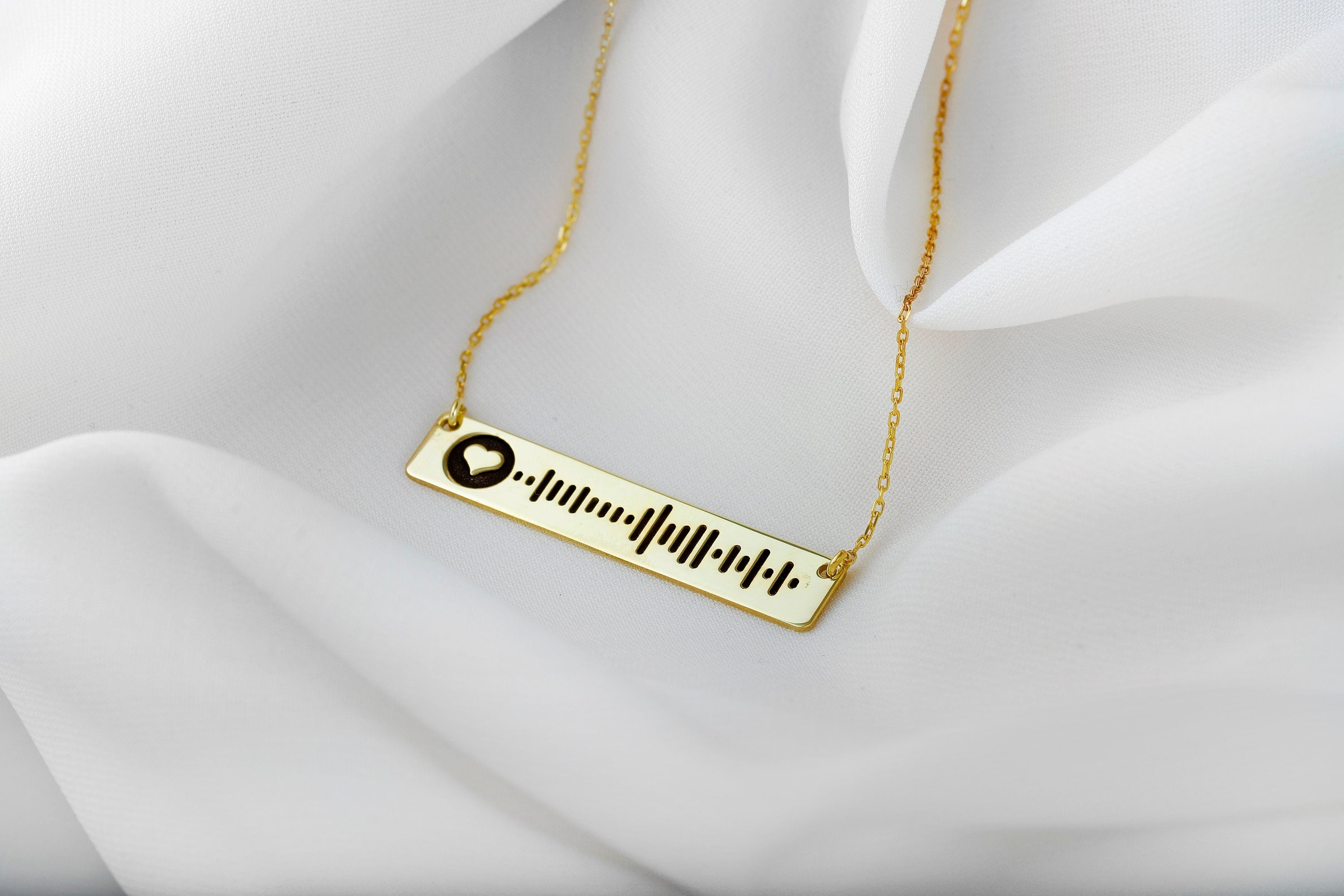 Harmony Jewels Music Bar Necklace - Celebrate Your Passion with a Unique Soundwave Design