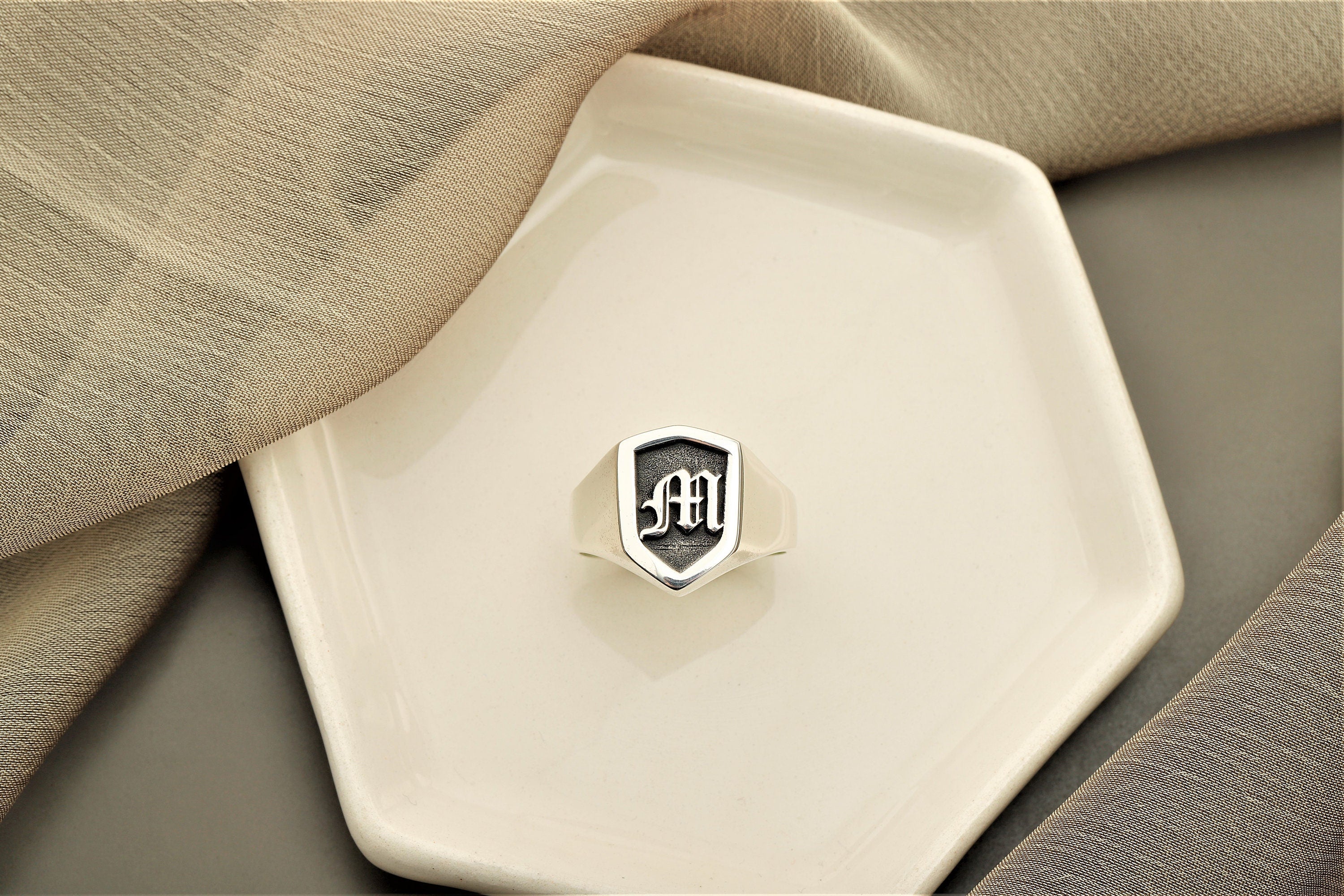 Timeless Men’s Silver Signet Ring - Bold Style & Lasting Elegance