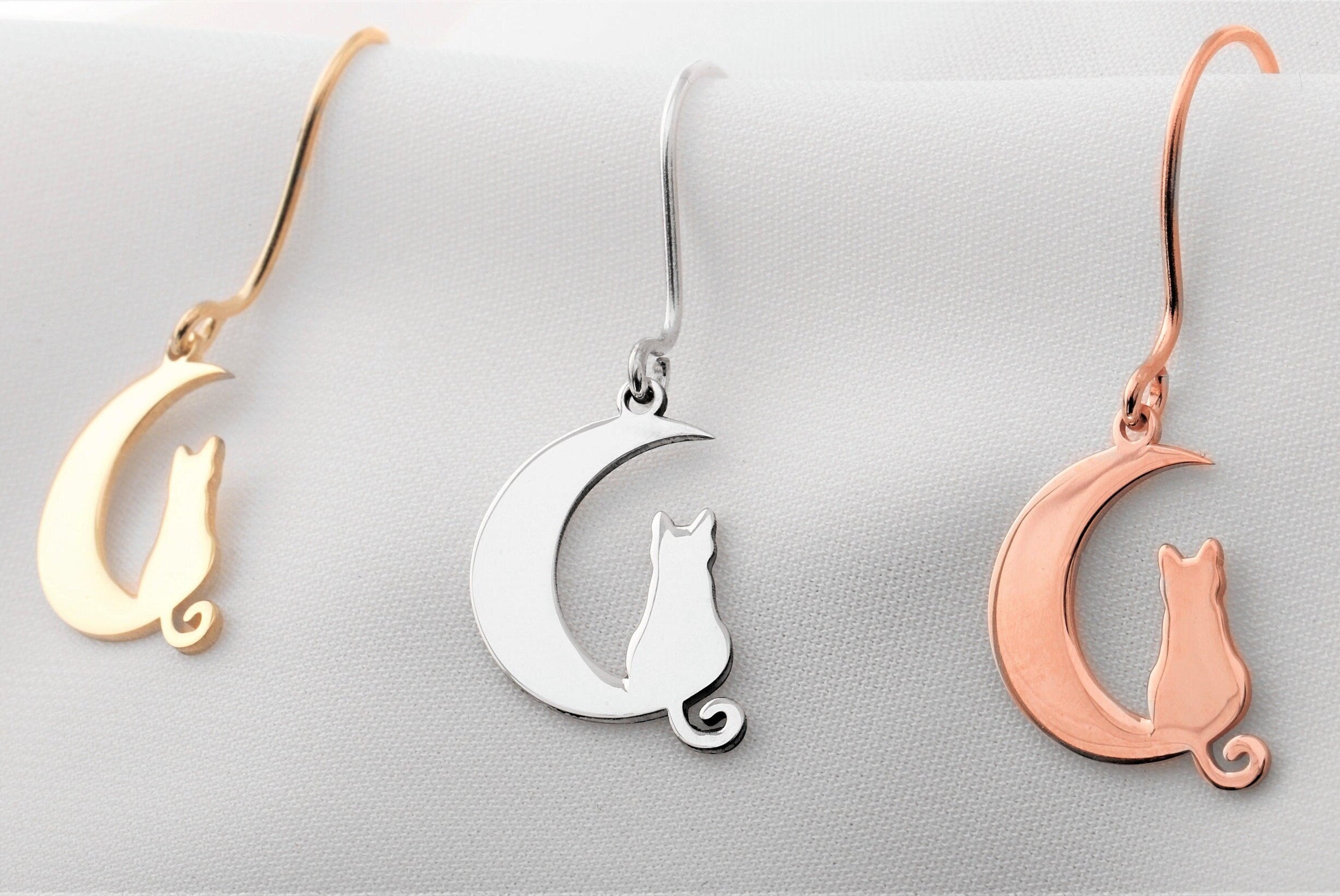 Lunar Cat Dangle Earrings – Enchanting Moonlit Design for Cat Lovers