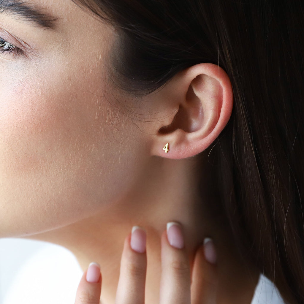 Shimmer & Shine Mini Star Stud Earrings - Dazzling Celestial Design for a Touch of Glam