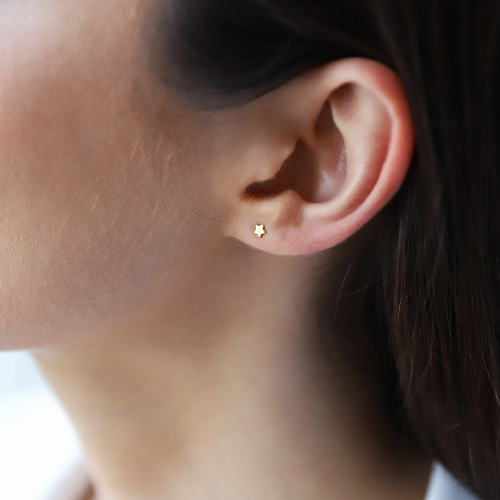 Shimmer & Shine Mini Star Stud Earrings - Dazzling Celestial Design for a Touch of Glam