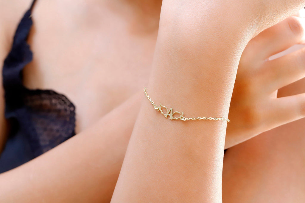 Angel Wing Initial Bracelet - Personalized Elegance for a Meaningful Connection