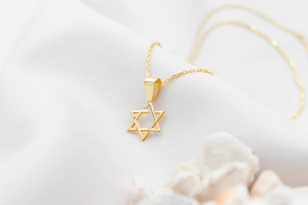 Elegant Sterling Silver Magen David Charm