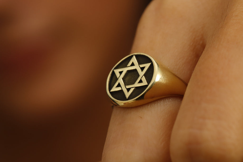 Magen David Engraved Signet Ring | Stunning Star of David Design