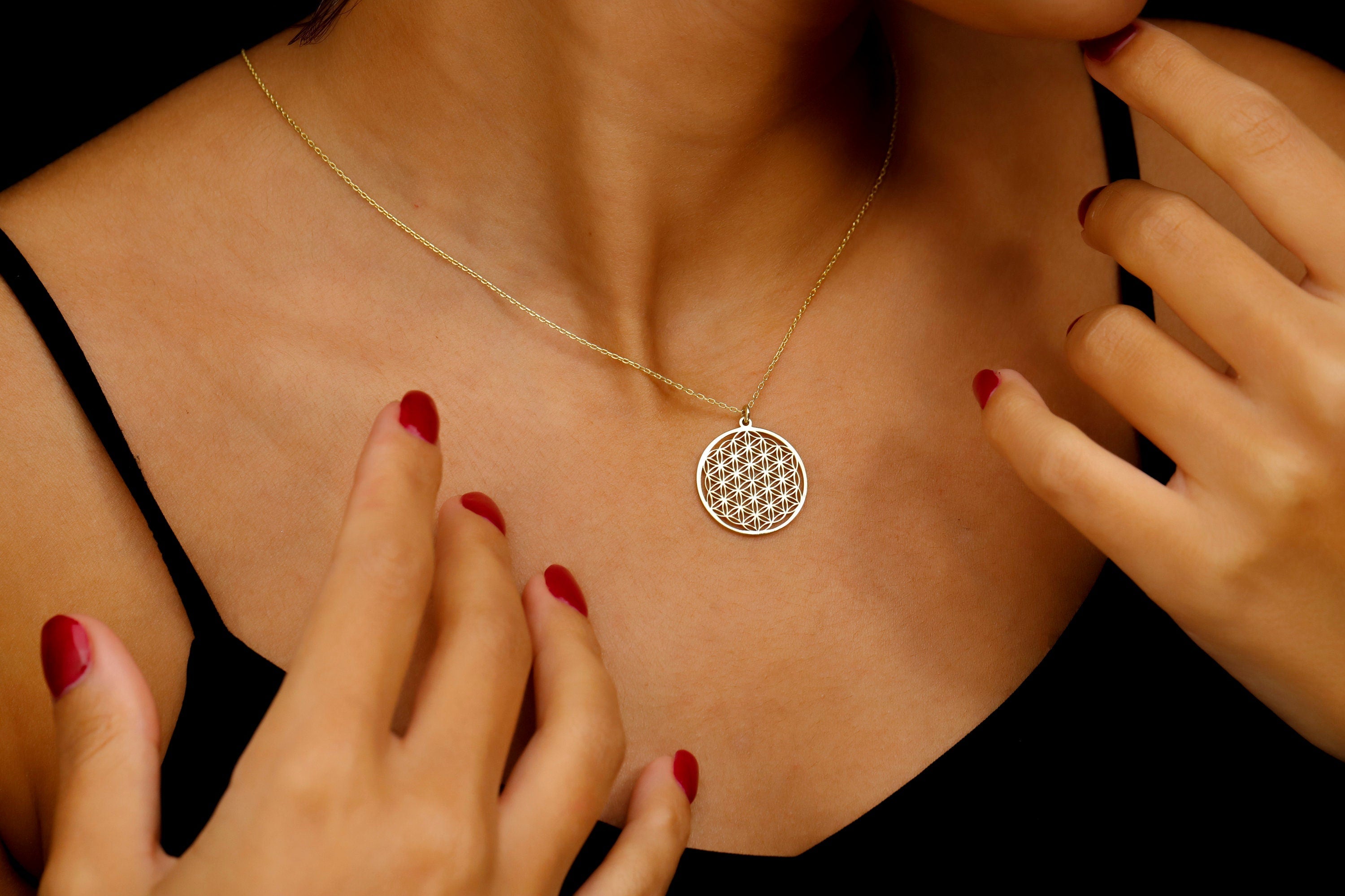 Life Harmony Flower of Life Pendant Necklace - Radiate Positive Energy and Connection