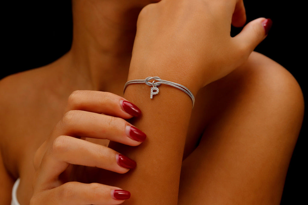 Knot Bracelet – Dazzling CZ Diamond Elegance