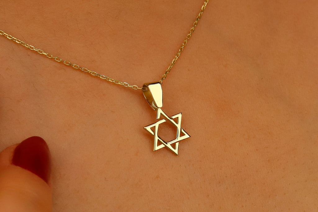 Elegant Sterling Silver Magen David Charm