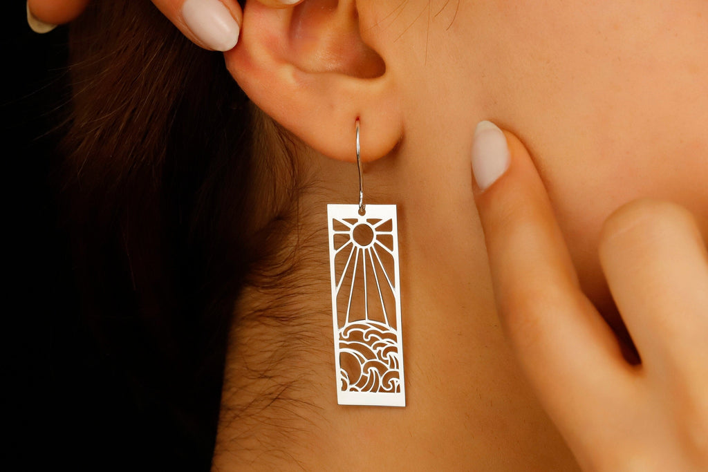 OceanVibe Sun & Wave Earrings - Embrace the Spirit of Adventure