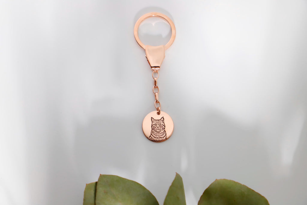 Custom Cat Keychain - Personalized Pet Portrait from Photo - Heartfelt Memorial Gift for Cat Lovers