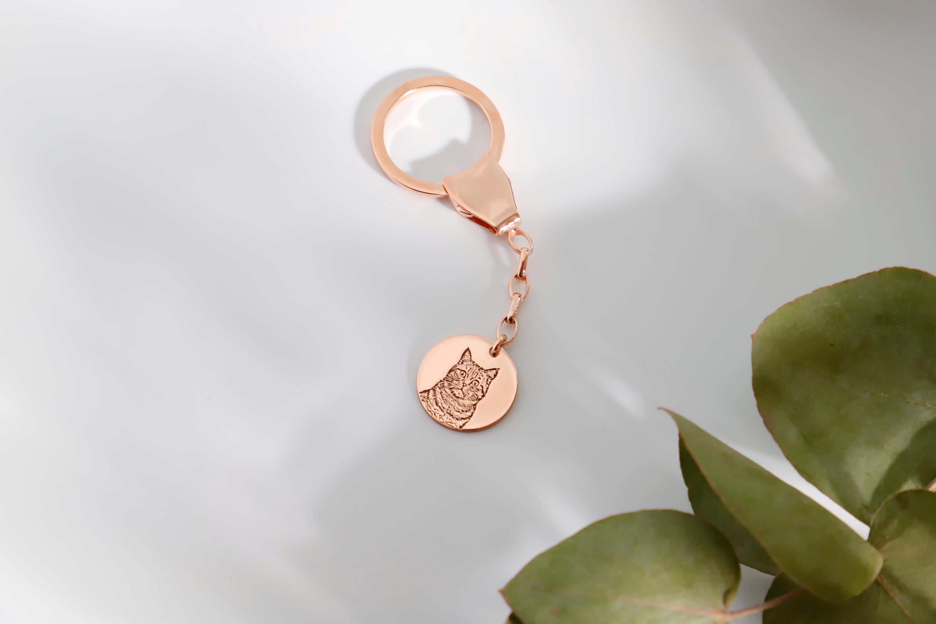 Custom Cat Keychain - Personalized Pet Portrait from Photo - Heartfelt Memorial Gift for Cat Lovers