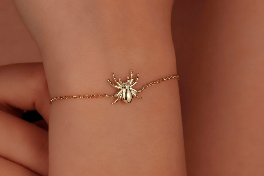 Gothic Charm Realistic 3D Spider Bracelet in 14K Gold & Silver | Unique Creepy Jewelry for Spooky Season