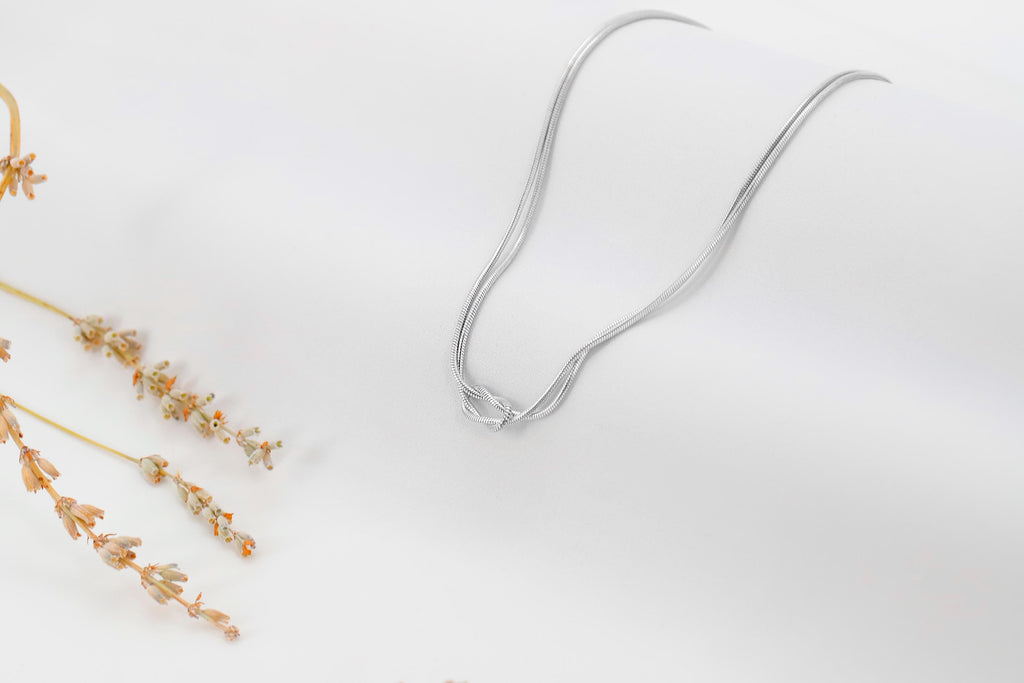 Silver Lush Love Knot Bracelet - Timeless Elegance in 925 Sterling Silver