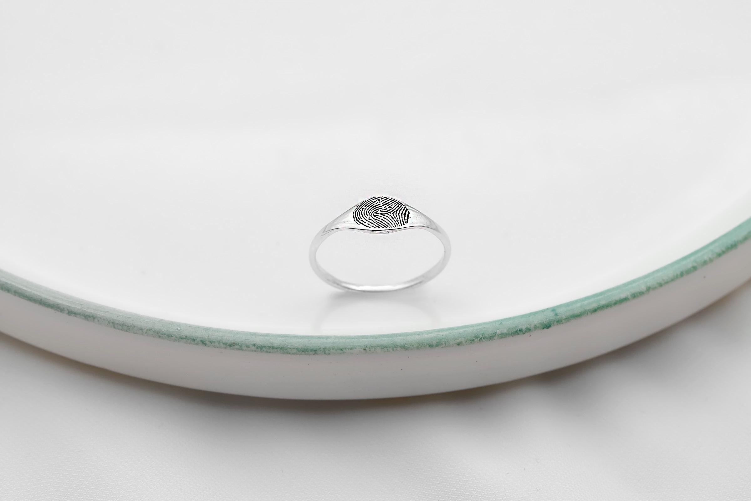 Silver Fingerprint Ring | Unique Personalized Engraving | Meaningful Memorial Jewelry | Perfect for Cherished Memories