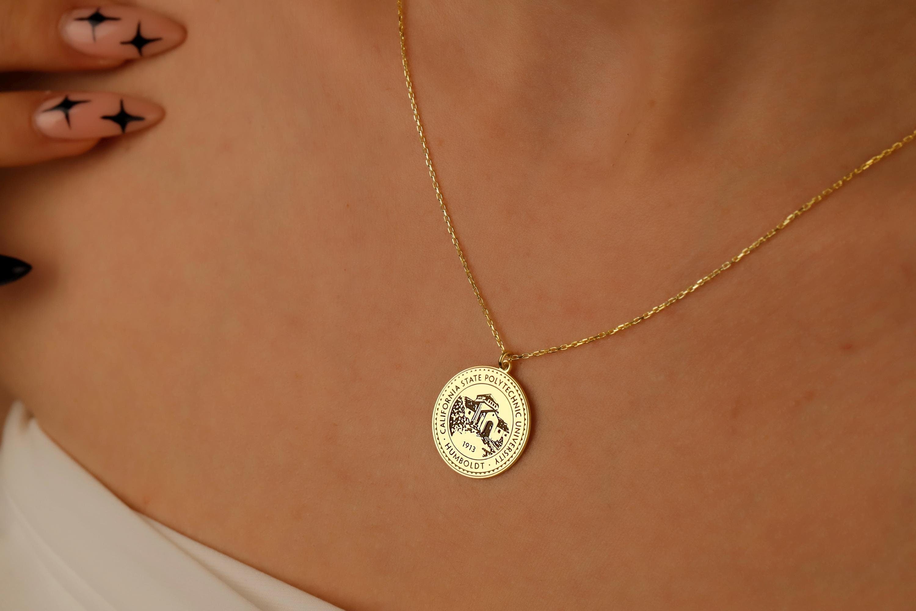 Custom Graduation Logo Necklace - Celebrate Your Achievement with a Personalized Touch