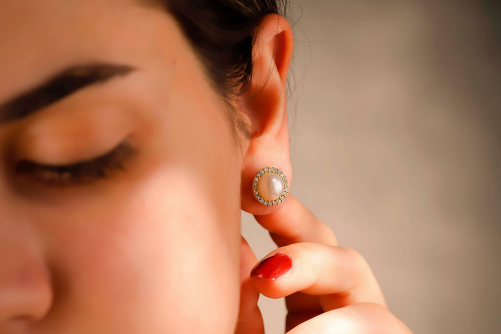 Elegant Sparkle Pave Earrings - Stunning Silver Pearl & Cubic Zirconia Studs